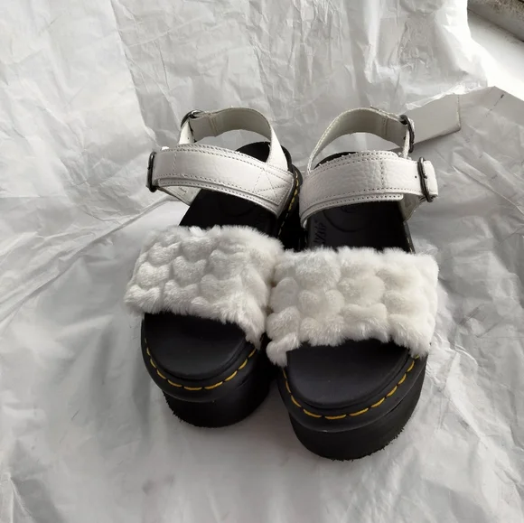 Dr. Martens Voss Quad Fluffy size 8L - Picture 9 of 16